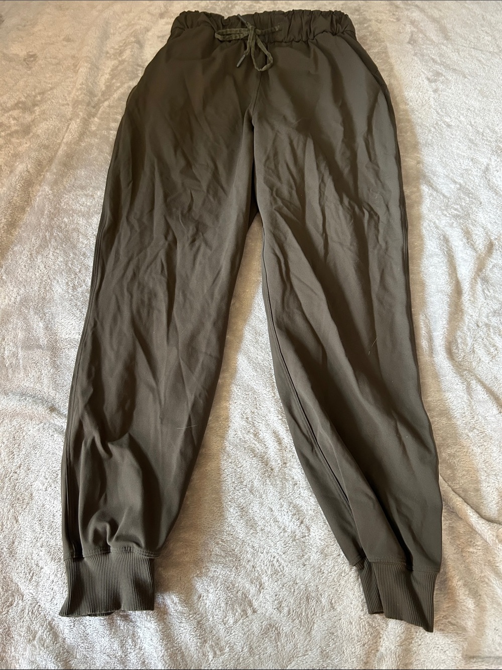 Lululemon stretch high rise jogger in dark olive